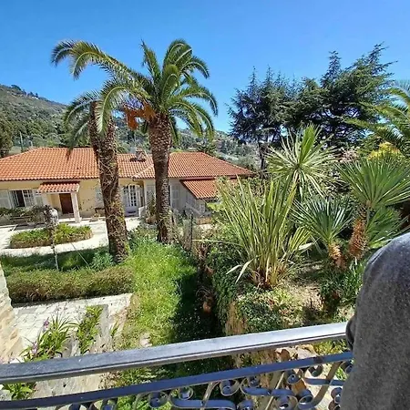 Rita Fronte Campo Golf Vila *