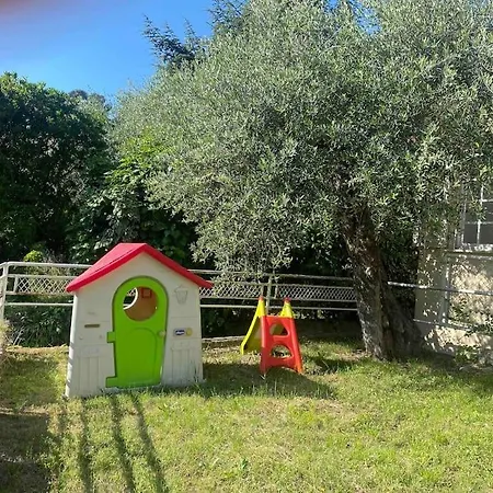 Rita Fronte Campo Golf Vila *