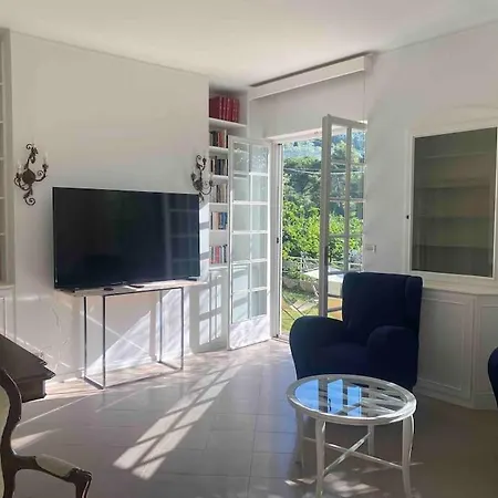 Rita Fronte Campo Golf Vila